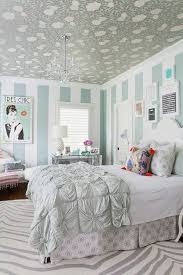 Flower patterned pink walls become a center of attention in this contemporary bedroom. 10 Graceful Feminine Bedroom Ideas Gossip Girl Bedroom Bedroom Design Dream Rooms
