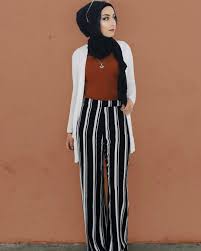 Seluar palazzo adalah seluar panjang panjang, lebar dan lebar, yang mempunyai keinginan untuk kembali kerap ke fesyen. 10 Jenis Seluar Untuk Muslimah Selain Jeans Mybaju Blog