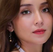 Sino ba naman ang hindi magagandahan sa mukhang ito? Beautiful Kathryn close  up face 😍 #kathrynbernardoofficial #Kathryn #KathrynBernardo #KathDen