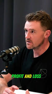 Sean Hardwick Managing Director. 👷🔨 Meet Sean, our Managing Director! 😁  He believes in the power of warm smiles, clever thinking, and kindness in  business. Sean fosters a supportive, trusting, and nurturing