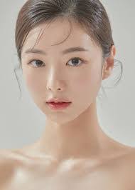 Jenny Choe's Instagram, Twitter & Facebook