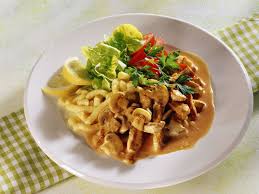 Zuricher Geschnetzeltes Mit Champignons Und Spatzl Rezept Rezepte Champignon Geschnetzeltes Geschnetzeltes
