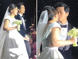 Maybe you would like to learn more about one of these? Cong PhÆ°á»£ng Hon Vá»£ Tinh Cáº£m Trong Ä'am CÆ°á»›i Ngoi Sao