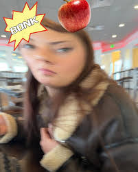 Emily Pilling's Instagram, Twitter & Facebook