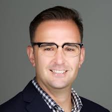 Derek Ruth's Instagram, Twitter & Facebook