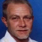 Mona Peach's Instagram, Twitter & Facebook