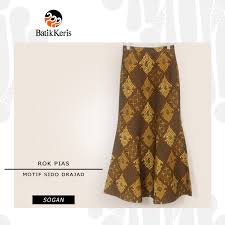 Begitu juga dengan pola belakang, caranya sama dengan pecah pola bagian depan rok. Rok Pias Motif Sido Drajat Batik Keris Online