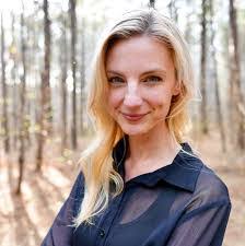 Michelle Jewell's Instagram, Twitter & Facebook