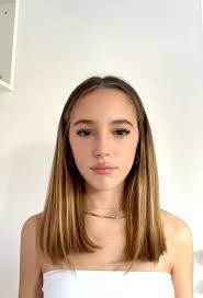 Linda Martinelli's Instagram, Twitter & Facebook