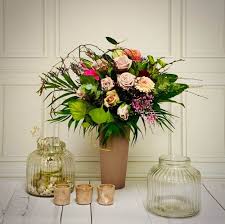 7kleid.de bietet billig hochzeitsblumen, größen und farben können als ihr erforderlich produziert werden. Hochzeitsstrauss Online Bestellen Dieblumenbringer De