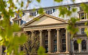 Datele de natură personală deținute de către universitatea din bucurești sunt supuse condițiilor din regulamentul ue 679/2016 care oferă persoanelor vizate dreptul de acces la toate tipurile de informații înregistrate, deținute de operatorul de date, sub rezerva anumitor limitări. Cazul Profesoarei De La Facultatea De Limbi StrÄƒine AcuzatÄƒ De Comportament Abuziv La Adresa StudenÈ›ilor Va Fi Analizat In Comisia De DisciplinÄƒ A UniversitÄƒÈ›ii Din BucureÈ™ti