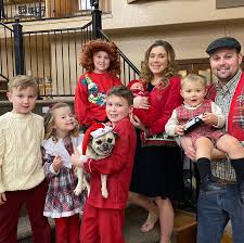Check spelling or type a new query. Josh Duggar And His Pregnant Wife Anna Duggar Have 6 Kids