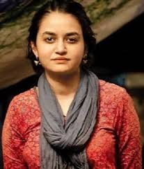 Payal Sethi is from RV. Her grandfather, brother Adhirath, mom Tara Sethi  (nee Raghavan), aunt Meera and uncle Ramji are RVites too!