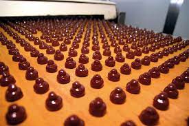 La scuola del cioccolato perugina mette a disposizione di chi voglia frequentare uno dei suoi corsi tutta la sapienza dei maestri cioccolatieri che cercano di svelare i segreti per un cioccolato perfetto, le sue tecniche di lavorazione e il temperaggio manuale. Perugina Benvenuti Nella Casa Del Cioccolato Piu Dolce D Italia Magazine Dlt Travel