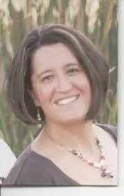 Amanda Hewett's Instagram, Twitter & Facebook