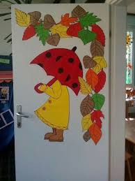 Fensterdeko Herbst Grundschule 2019 Herfstknutselen Fensterdeko Herbst Grundschule Fall Crafts Fall Classroom Decorations Fall Crafts For Kids