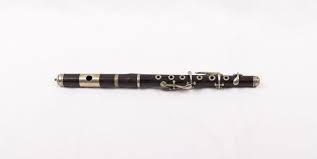 The symphonic debutante piccolo , was it really beethoven's fifth?. E Piccolo Detail