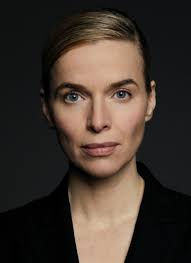 Hidden" Episode #1.3 (TV Episode 2011)