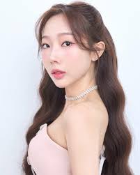 Dân mạng tranh cãi nghi ngờ Yuna Vũ sử dụng phương pháp làm đẹp không xâm  lấn