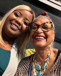 Kelli Valentine (@gapeach6161) • Instagram photos and videos