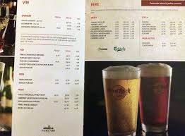 În serile cu karaoke, angajații hard rock. Meniul Hard Rock Cafe Bucuresti 2015 Pinkish