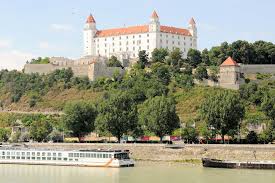 Most snp, bratislava, bratislavský kraj. Stadt Und Land Fotos Foto Bratislava Ist Die Hauptstadt Der Slowakei Und Mit Ca 438 000 Einwohneriinnen Die Grosste Stadt Des Landes