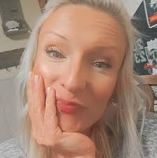 Cameras with no hub, battery power, and local storage?