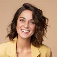 Mona Frazier's Instagram, Twitter & Facebook