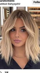 capelli biondi medi acconciatura di tendenza 2023 dimensioni grandi