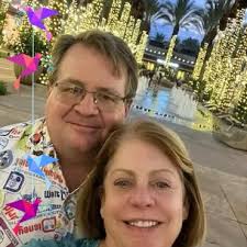 Boyscouts selling water and gatorade at courthouse