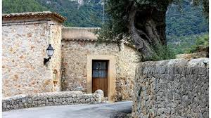 Garten sitzecke garden garten mauer bauen garten sitzecke finest selber kostengunstig fundament um grundstuck bauen fine in 2020 ruinenmauer im garten mauer selber bauen elegantes wohnzimmerz hochbeet aus ruin feuerstelle garten steinmauer garten ruinenmauer. Ruinenmauer Selber Bauen Sichtschutz Sat 1 Ratgeber