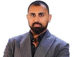 Farhan Saleem's Instagram, Twitter & Facebook