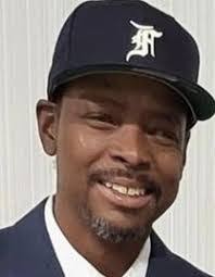 Maurice Plummer's Instagram, Twitter & Facebook