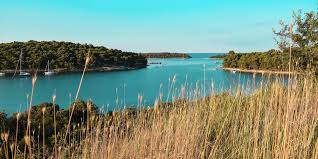 Brijuni su otočje i nacionalni park u jadranskom moru, u istarskoj županiji. Nacionalni Park Brijuni Smjestaj I Apartmani U Okolici Apartmanija Hr