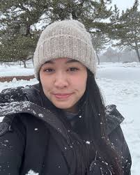 this is how i imagined falling in love to look like