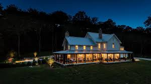 See Inside Miley Cyrus New 33 Acre Tennessee Farm Real Estate Pinterest