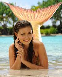 Help please. and then human cleo tries to find out what´s wrong and sees mermaind cleo. Cleo Sertori Pm H2o Plotzlich Meerjungfrau Wiki Fandom