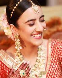 Creating my signature minimal makeup look for Vrinda's big day was an  absolute delight. In my philosophy, a bride should look like the best  version of herself, not transformed into someone else.