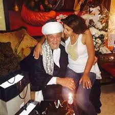 ولدت بوسي شلبي عام 1964، من مواليد مدينة القاهرة، حي المهندسين، حاصلة على بعد طلاق محمود عبدالعزيز بـ3أشهر عام 1998 من زوجته الأولى أعلن زواجه من المذيعة بوسي شلبي، وكانت دائمًا تقول له أنه فتى أحلامها الأوحد. Ø¨Ø§Ù„ØµÙˆØ± Ø¨ÙˆØ³ÙŠ Ø´Ù„Ø¨ÙŠ ÙÙŠ ÙˆØ¯Ø§Ø¹ Ù…Ø­Ù…ÙˆØ¯ Ø¹Ø¨Ø¯ Ø§Ù„Ø¹Ø²ÙŠØ² ÙƒÙØ§Ù†ÙŠ ÙŠØ§ Ù‚Ù„Ø¨ Ø±Ø£ÙŠ Ø§Ù„ÙŠÙˆÙ…