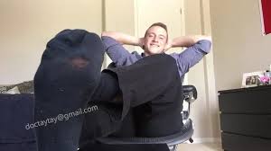 Feet worship: DocTayTay feet 2 - ThisVid.com