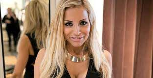 Linni meister ble så sint på vendela kirsebom at hun begynte å gråte inne på «farmen kjendis». Linni Meister Biography Body Statistics Facts