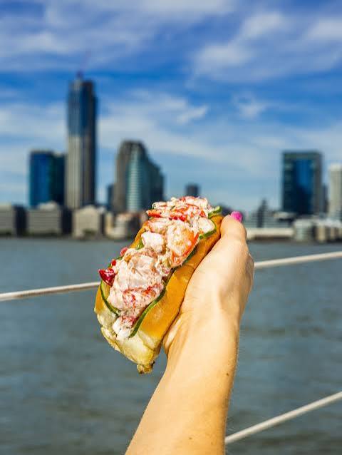 The story of how the lobster roll became New England's most iconic food |  National Geographic