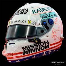 Fernando alonso also has a striking and refreshingly simple new design for his helmet, which will also appear in the world endurance championship. Sebastian Vettel S Helmet For The 2018 Us Gp The First Ever Inside Outside Design In F1 Formula1