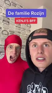 Elias in Retail: A Unique Microphone Performance