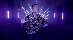 Share a gif and browse these related gif searches. Jorge Antonio Guerrero Baila En Clip De Los Angeles Azules Sector Cinesector Cine
