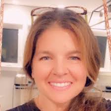 Danielle Schneider's Instagram, Twitter & Facebook