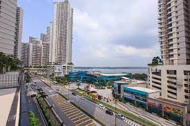 This integrated commercial and residential development offers the most spectacular coastal views in johor bahru. Mdm Woon S At Country Garden Danga Bay Room Reviews Photos Johor Bahru 2021 Deals Price Trip Com