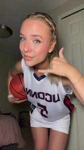 Halloween costume 🏀🫶🏼@Paige Bueckers #paigebueckers #wlw #uconnwbb #wbb  #basketball #halloween #halloweencostume