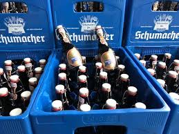 Ausgeschenkt wird es im stammhaus der brauerei in der oststraße, im brauereiausschank in der bolkerstraße sowie in mehreren gastronomiebetrieben im weiteren umkreis. Ab Sofort Verfugbar Schumacher Bier Taxi Dusseldorf Facebook