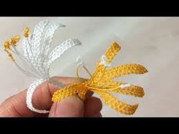 Igne Oyalari Tespih Basligi Lilyum Cicegi Sesli Anlatimla Cekilmis Goruntuleri Yayinlanmistir Iyi Seyirler Yapacak Arkadaslara Kola 2020 Tig Isi Cicekler Oya Cicek